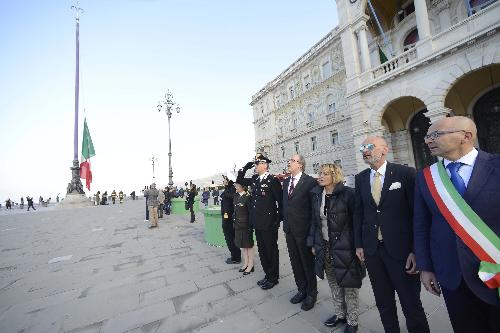 Gianni Torrenti (Assessore regionale Cultura, Sport e Solidarietà) alla cerimonia dell'alzabandiera solenne in piazza Unità d'Italia - Trieste 03/11/2017